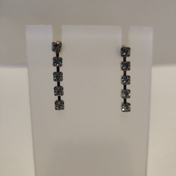 Dainty Rhinestone dangle earrings - Picture 4 of 6